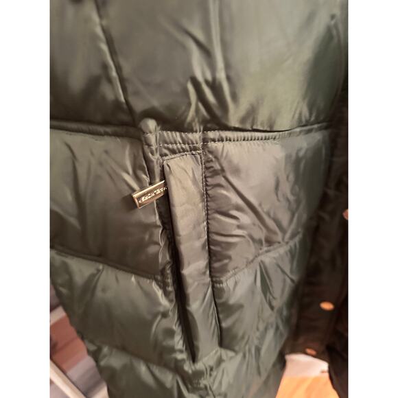 Michael Kors Women's Chevron Puffer Down Coat Faux Fur Hood size XL Nwt - Picture 3 of 10